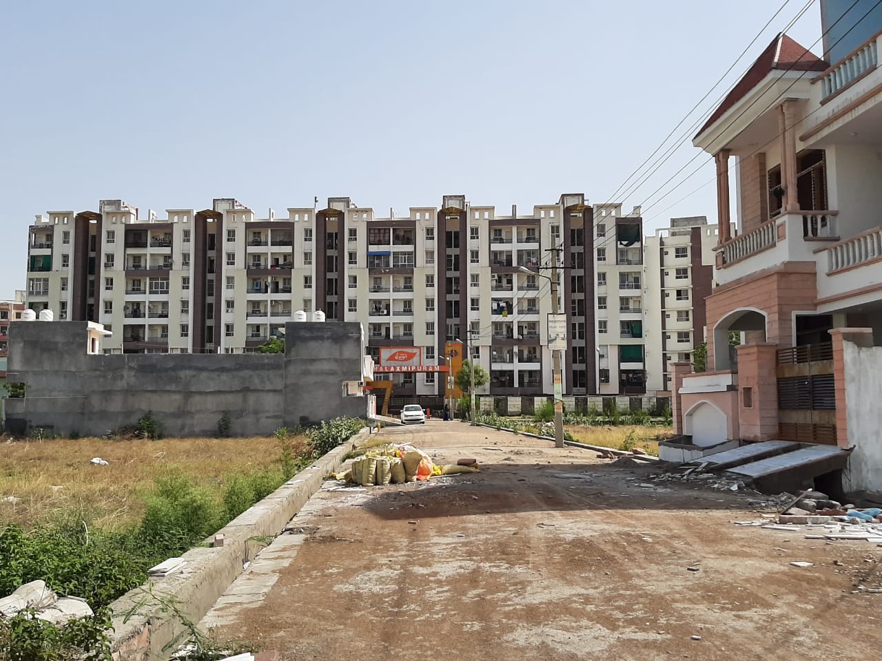 independent-row-houses-for-sell-in-gated-township-at-nayanohra-borkhera